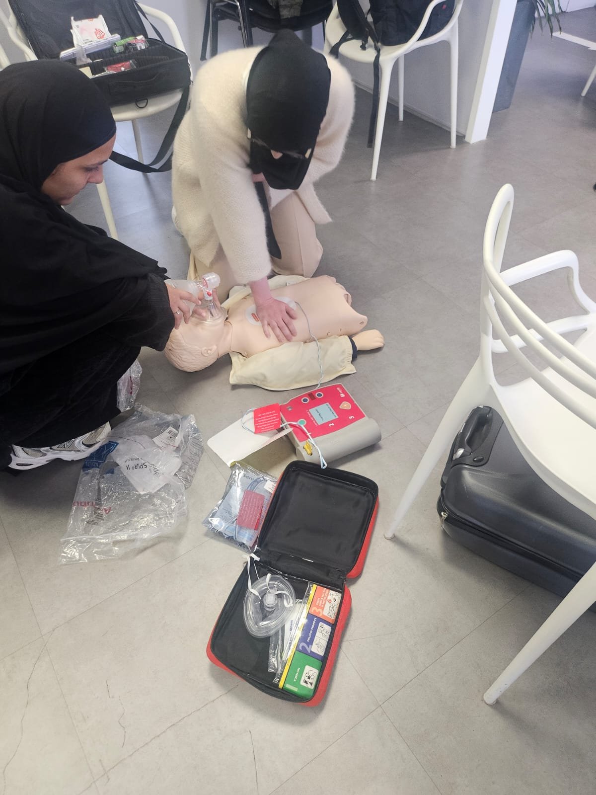 Apprentissage des gestes de premiers secours en groupe